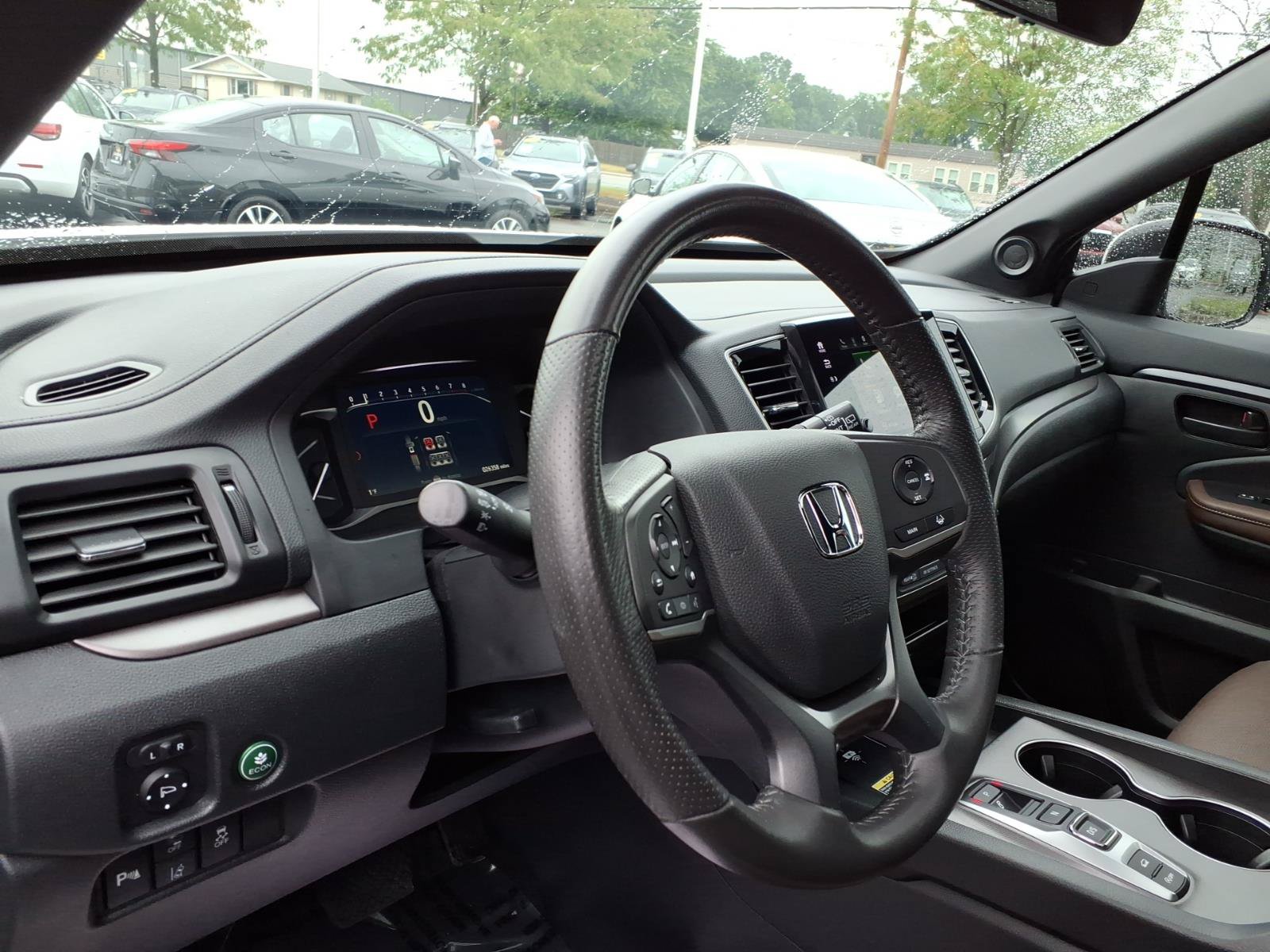 Certified 2025 Honda Passport EX-L image 17