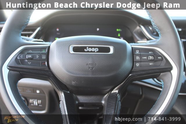 Used 2023 Jeep Grand Cherokee Trailhawk image 20