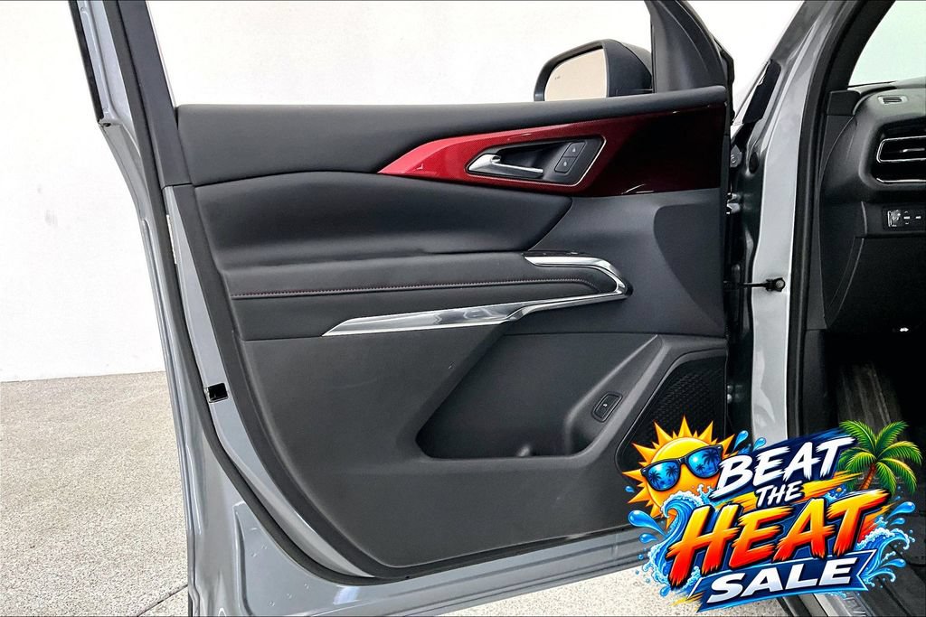 Used 2025 Chevrolet Traverse Z71 AWD/4WD image 21