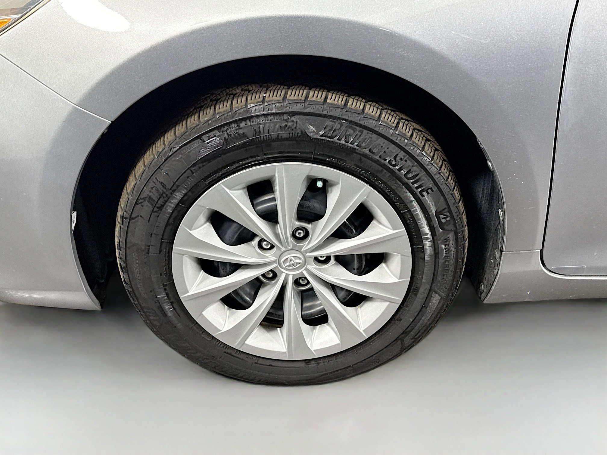 Used 2017 Toyota Camry LE image 37