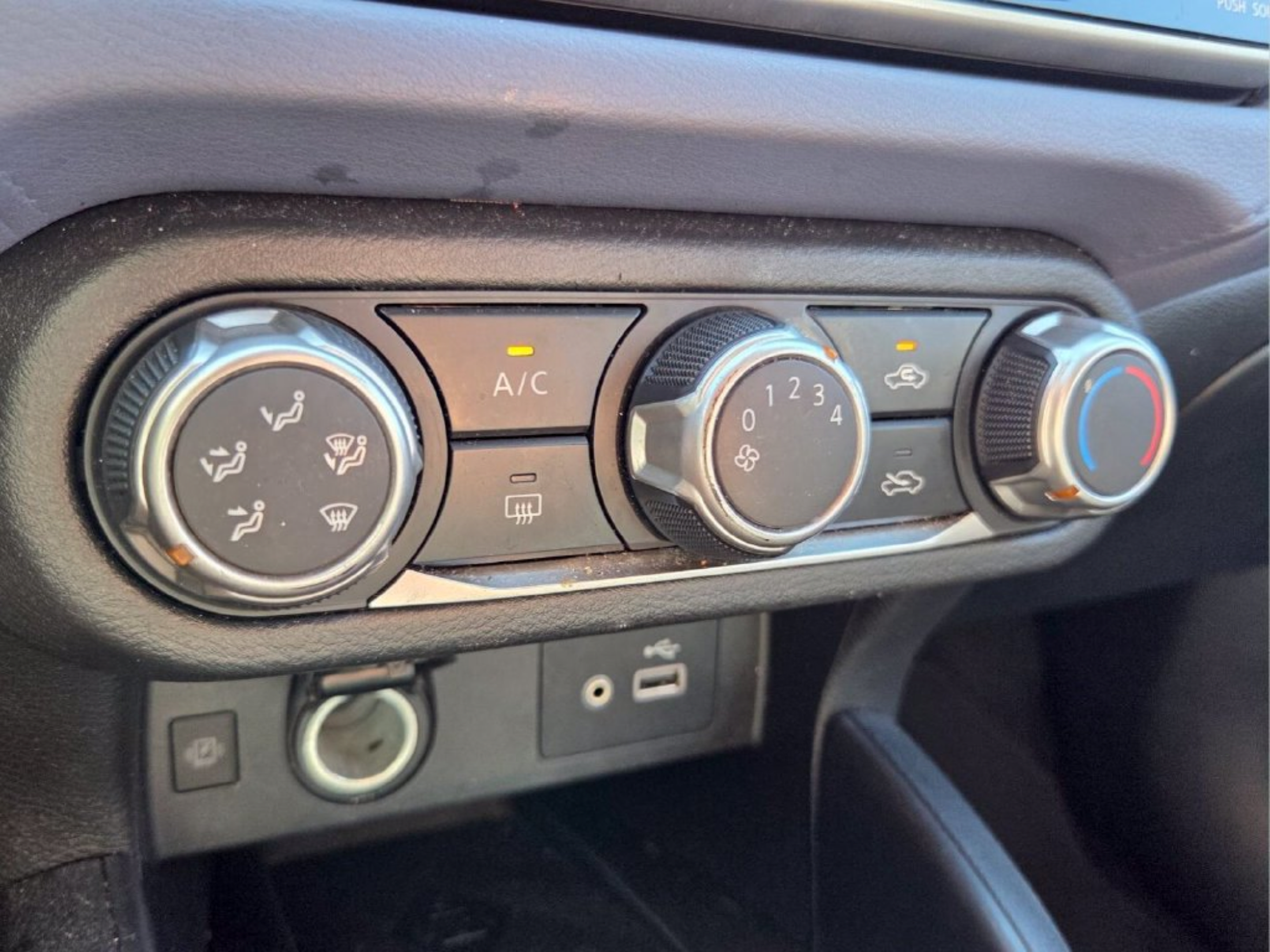 Used 2024 Nissan Versa SV FWD image 18