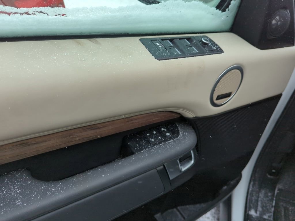 Used 2018 Land Rover Discovery HSE image 8