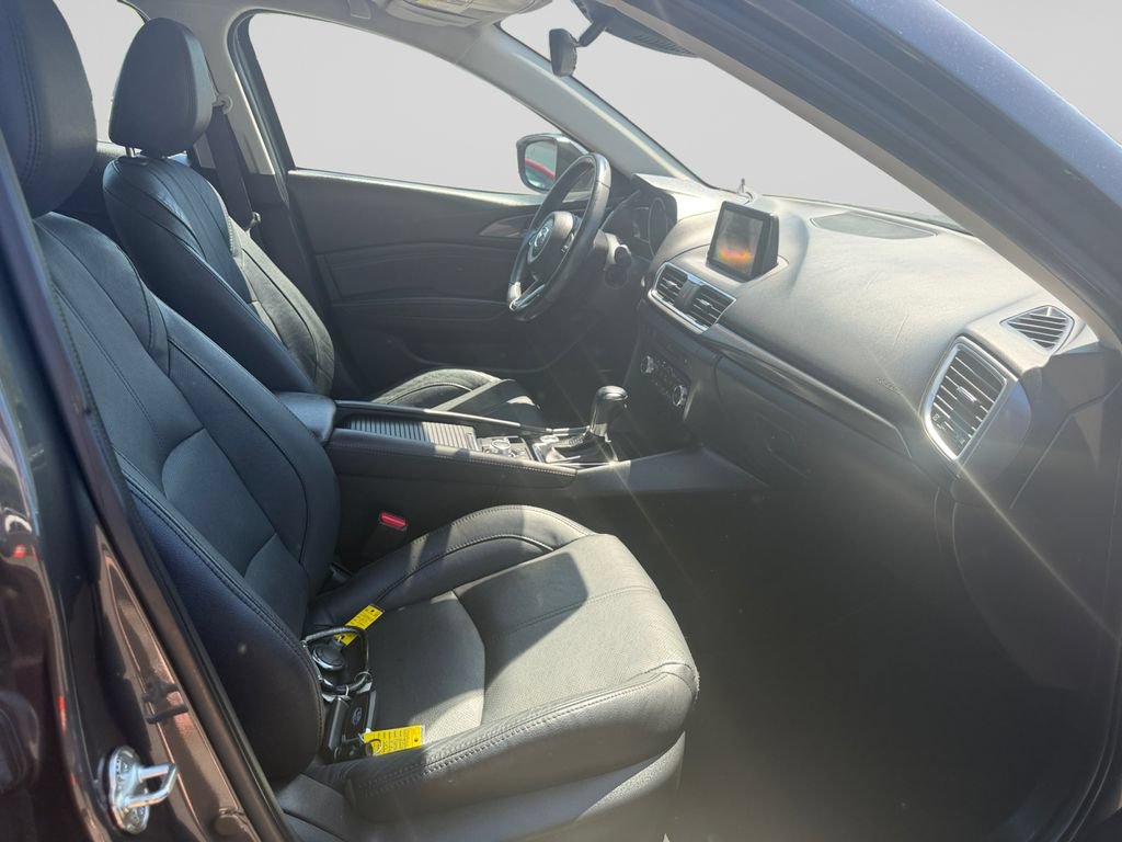 Used 2018 MAZDA MAZDA3 Grand Touring FWD image 17