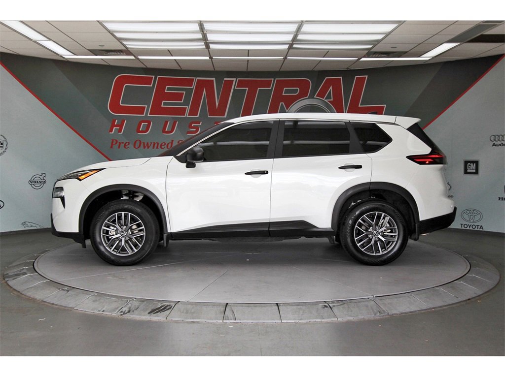 Certified 2024 Nissan Rogue S image 3