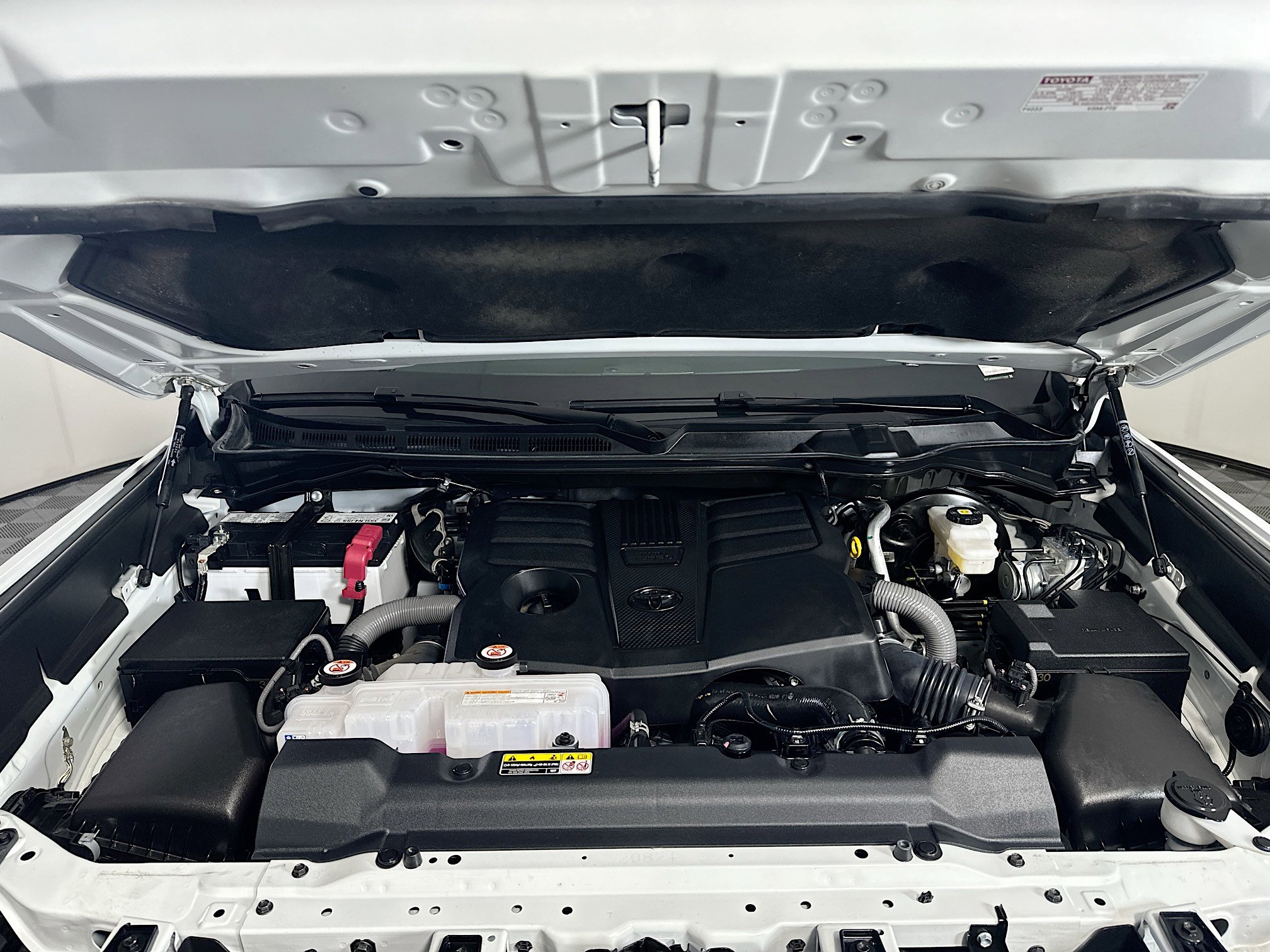 Used 2025 Toyota Tundra Limited image 35