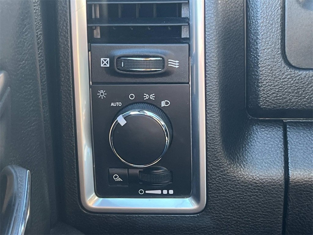 Used 2024 RAM 1500 Classic Warlock image 29