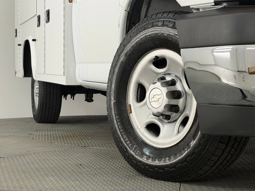 Used 2020 Chevrolet Express 3500 w/ Power Convenience Package RWD image 17