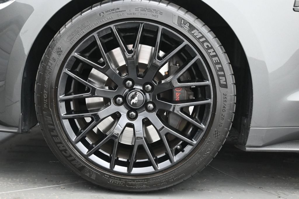 Used 2017 Ford Mustang GT Premium w/ GT Performance Package RWD image 30