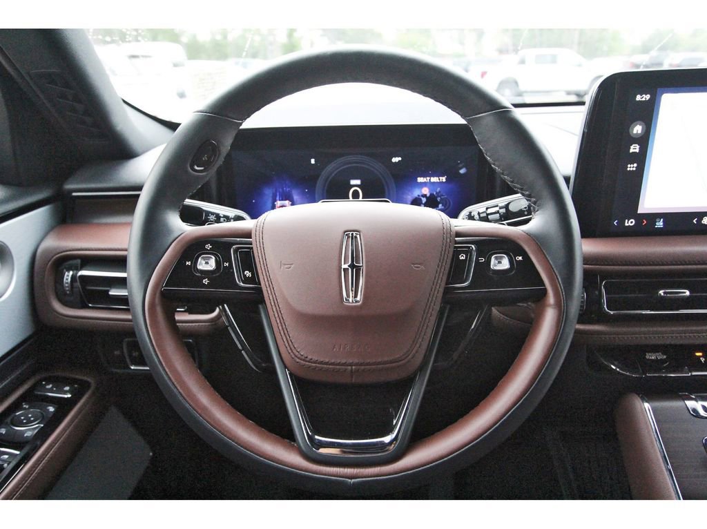 Used 2025 Lincoln Aviator Reserve w/ Equipment Group 201A AWD/4WD image 15