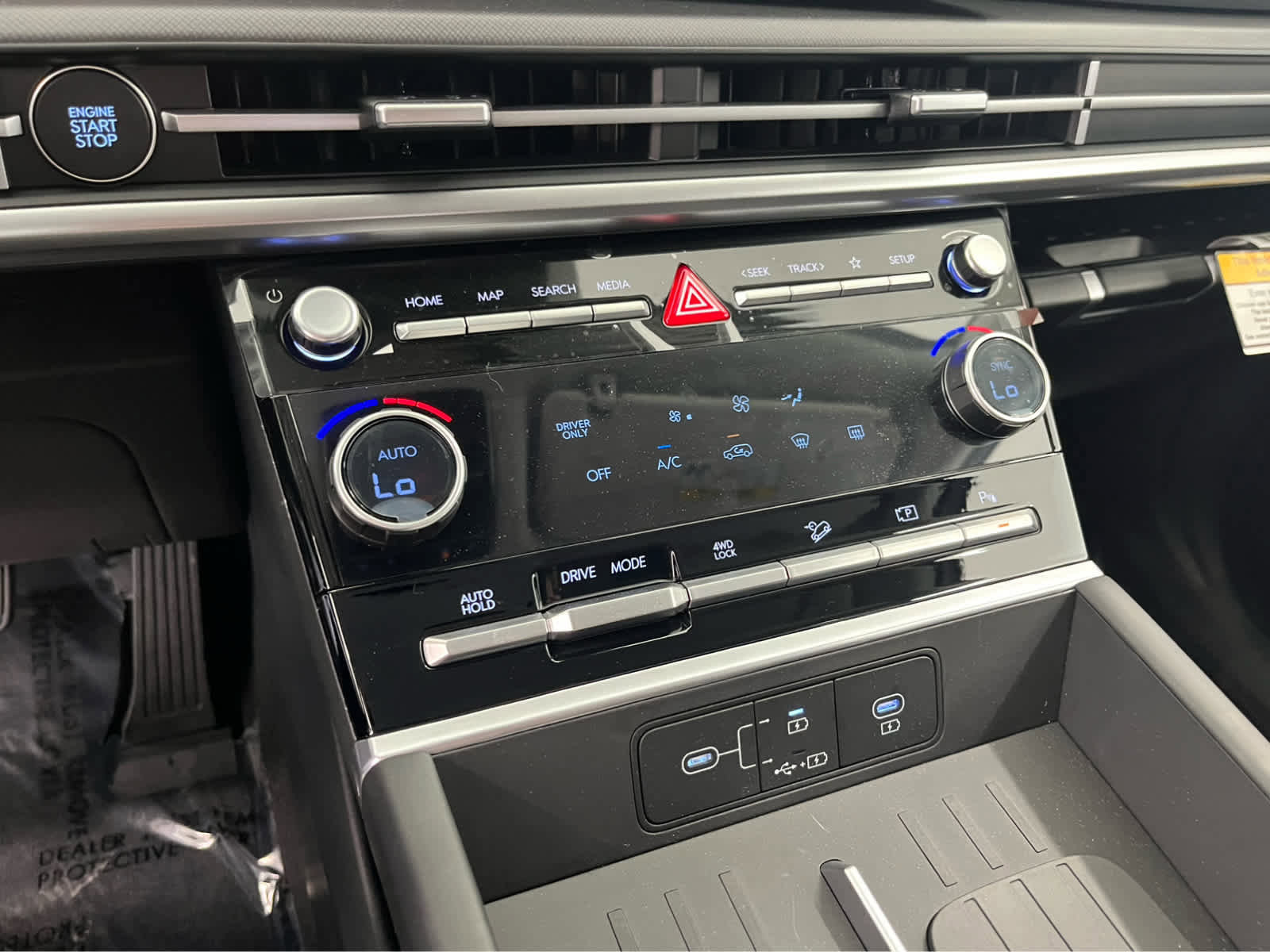 New 2026 Hyundai Santa Fe SE image 11