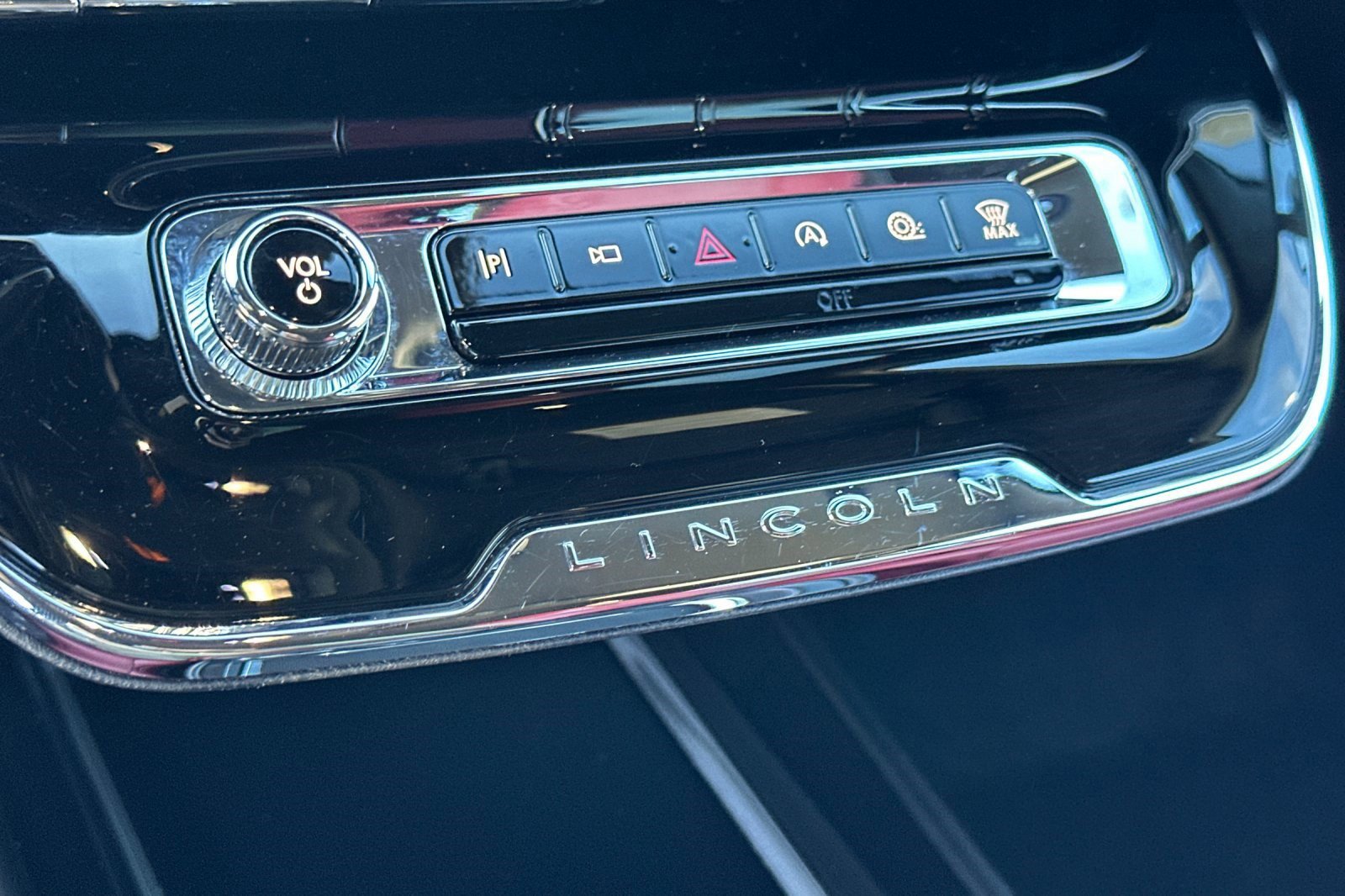 Used 2023 Lincoln Corsair Reserve w/ Jet Appearance Package image 23