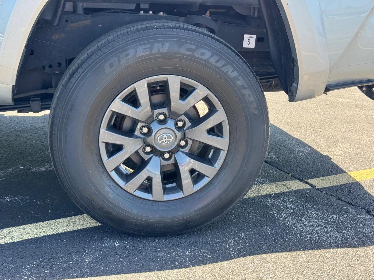 Used 2023 Toyota Tacoma SR5 AWD/4WD image 8