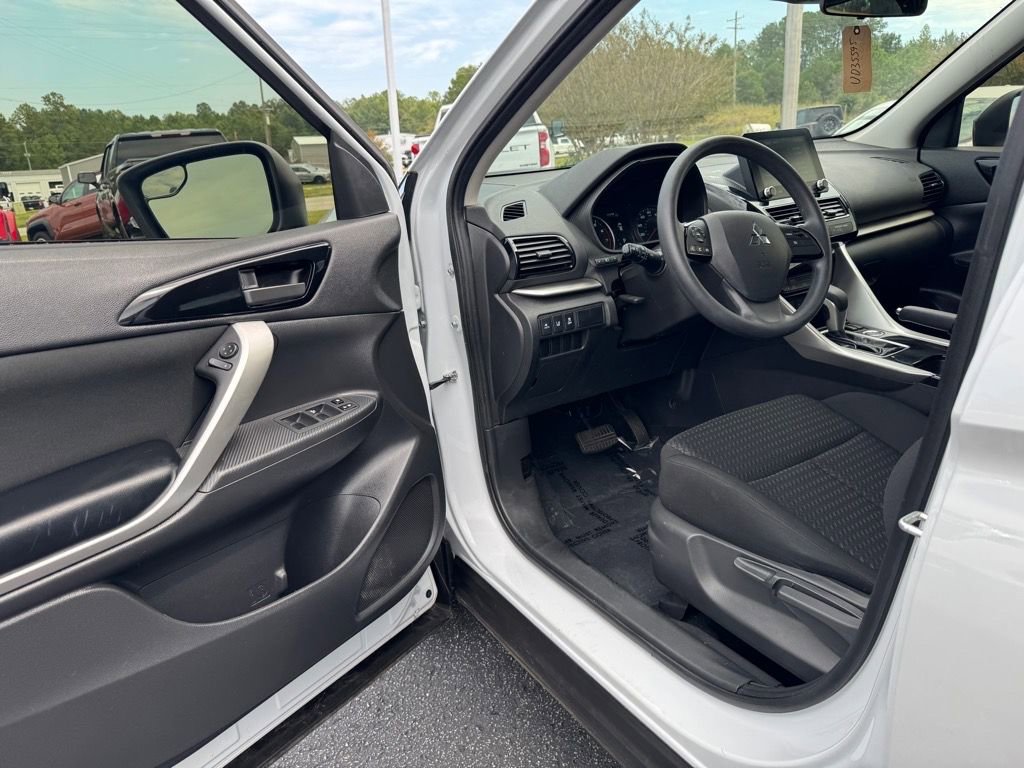Used 2023 Mitsubishi Eclipse Cross LE image 13
