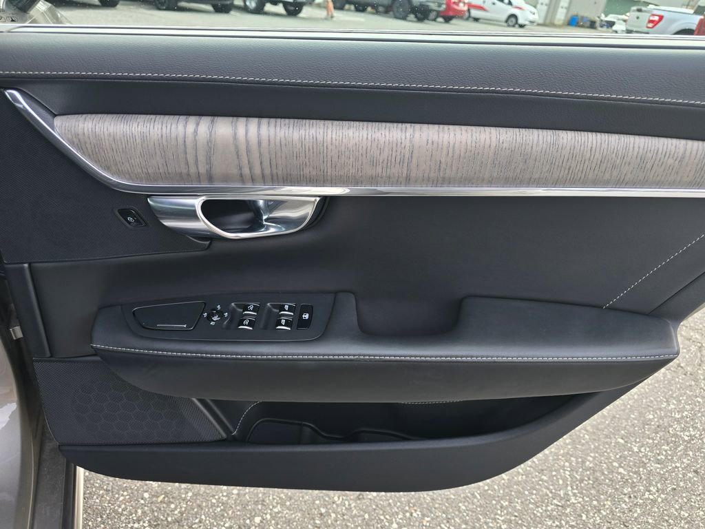 Used 2021 Volvo S90 T6 Inscription image 45