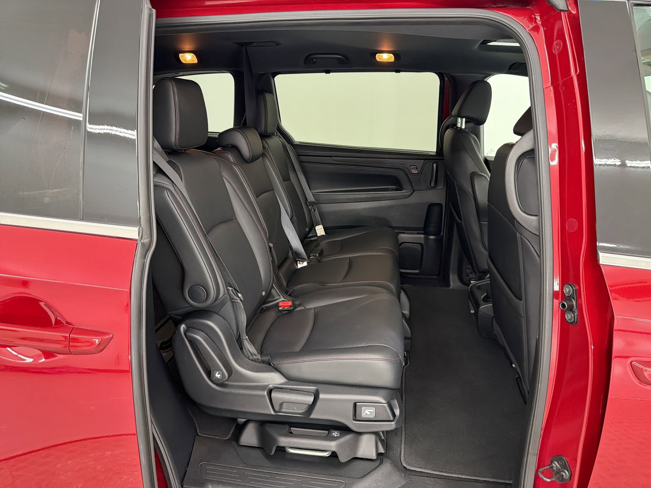 Used 2025 Honda Odyssey Sport-L image 26