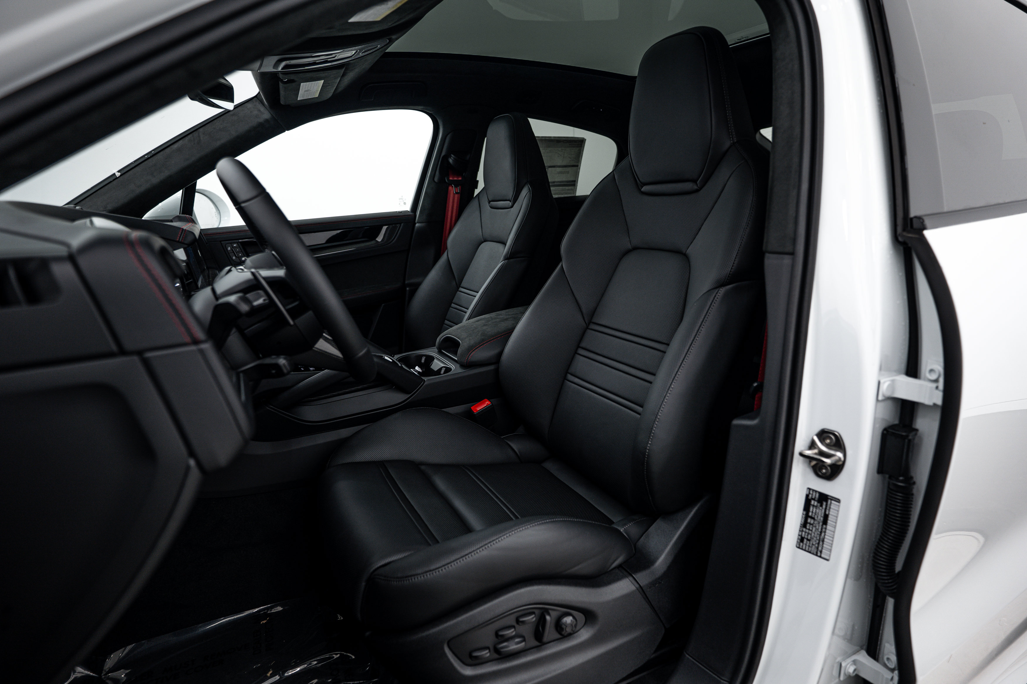 New 2026 Porsche Cayenne GTS AWD/4WD image 5
