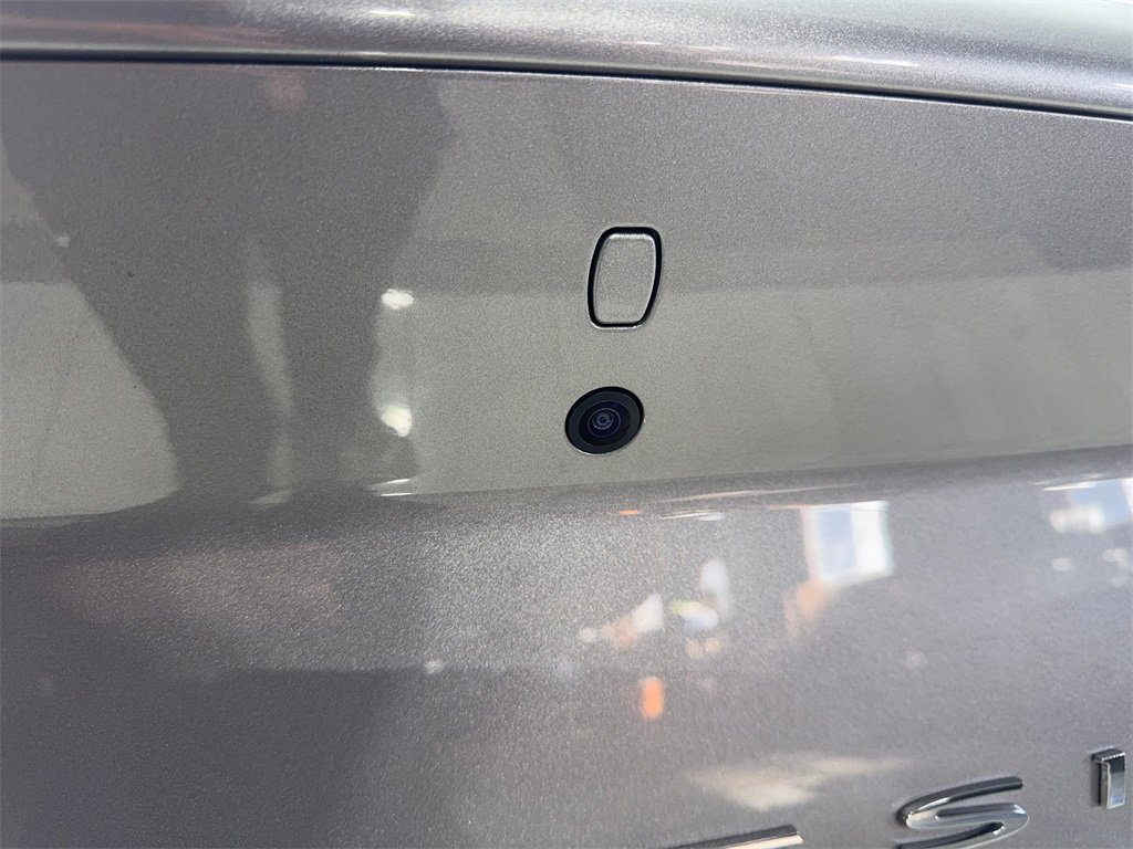 Used 2025 Genesis G70 2.5T image 24