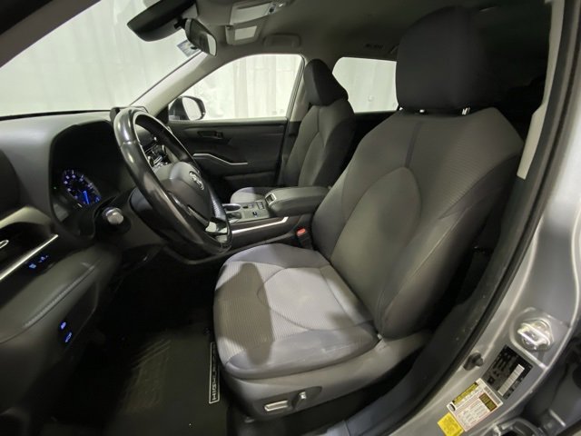 Certified 2020 Toyota Highlander LE image 9