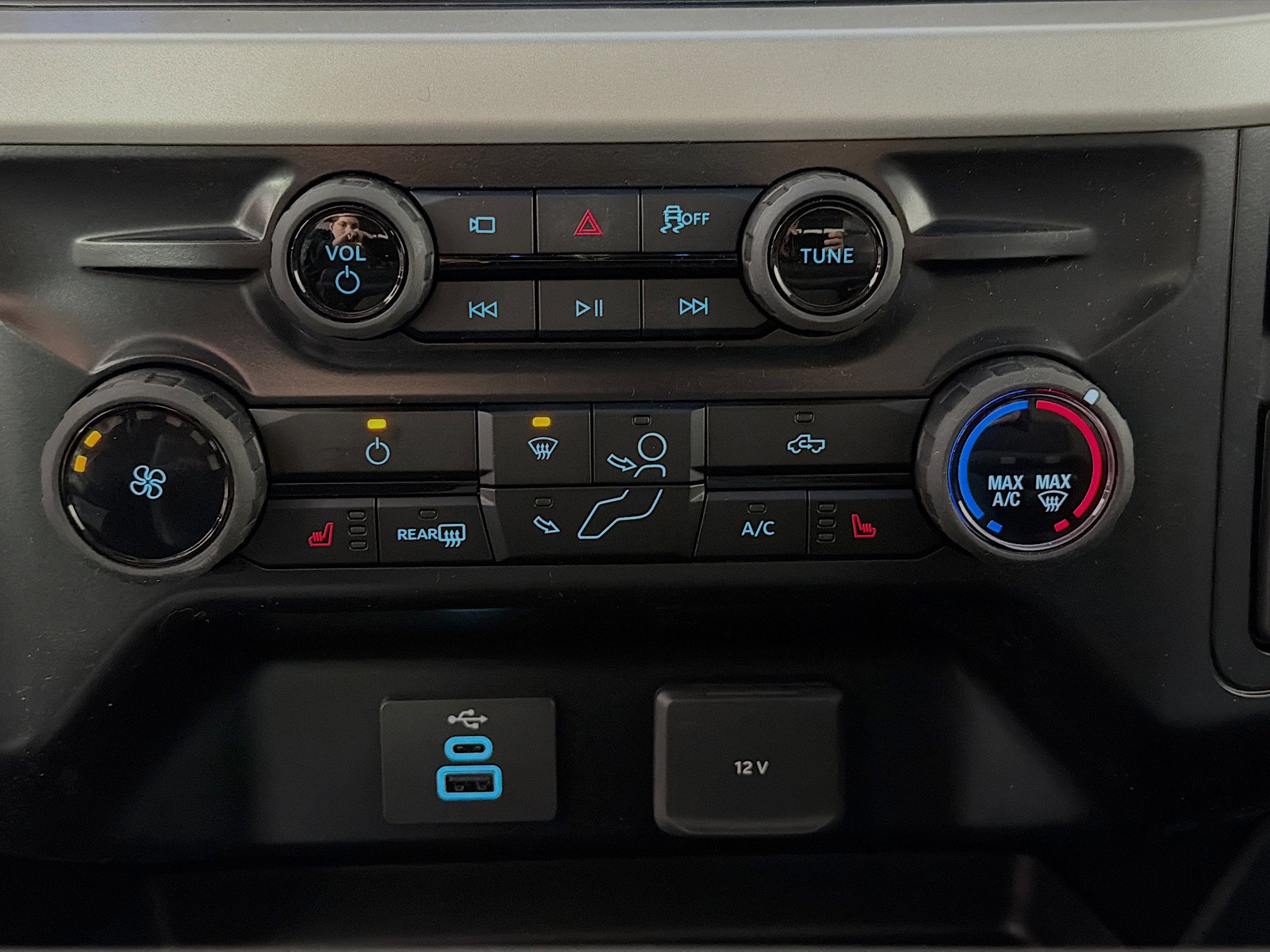 New 2026 Ford F250 XLT w/ XLT Premium Package image 19