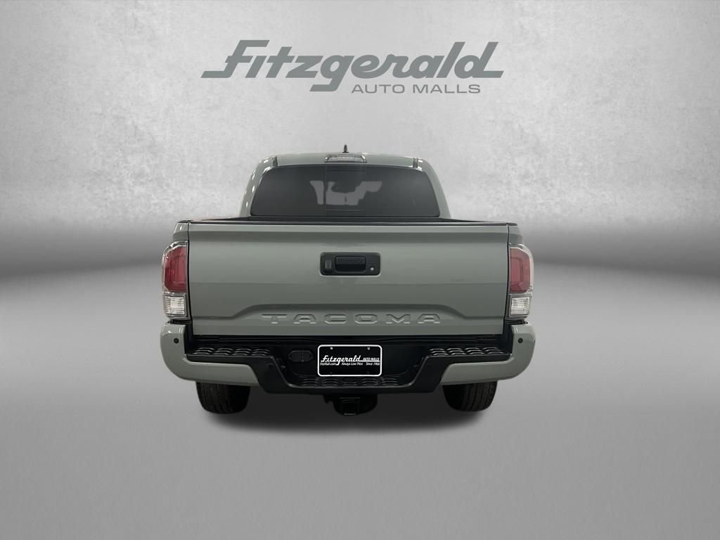 Used 2022 Toyota Tacoma TRD Off-Road image 4
