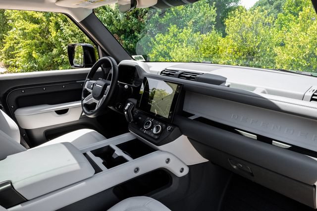 Used 2026 Land Rover Defender 110 S AWD/4WD image 17