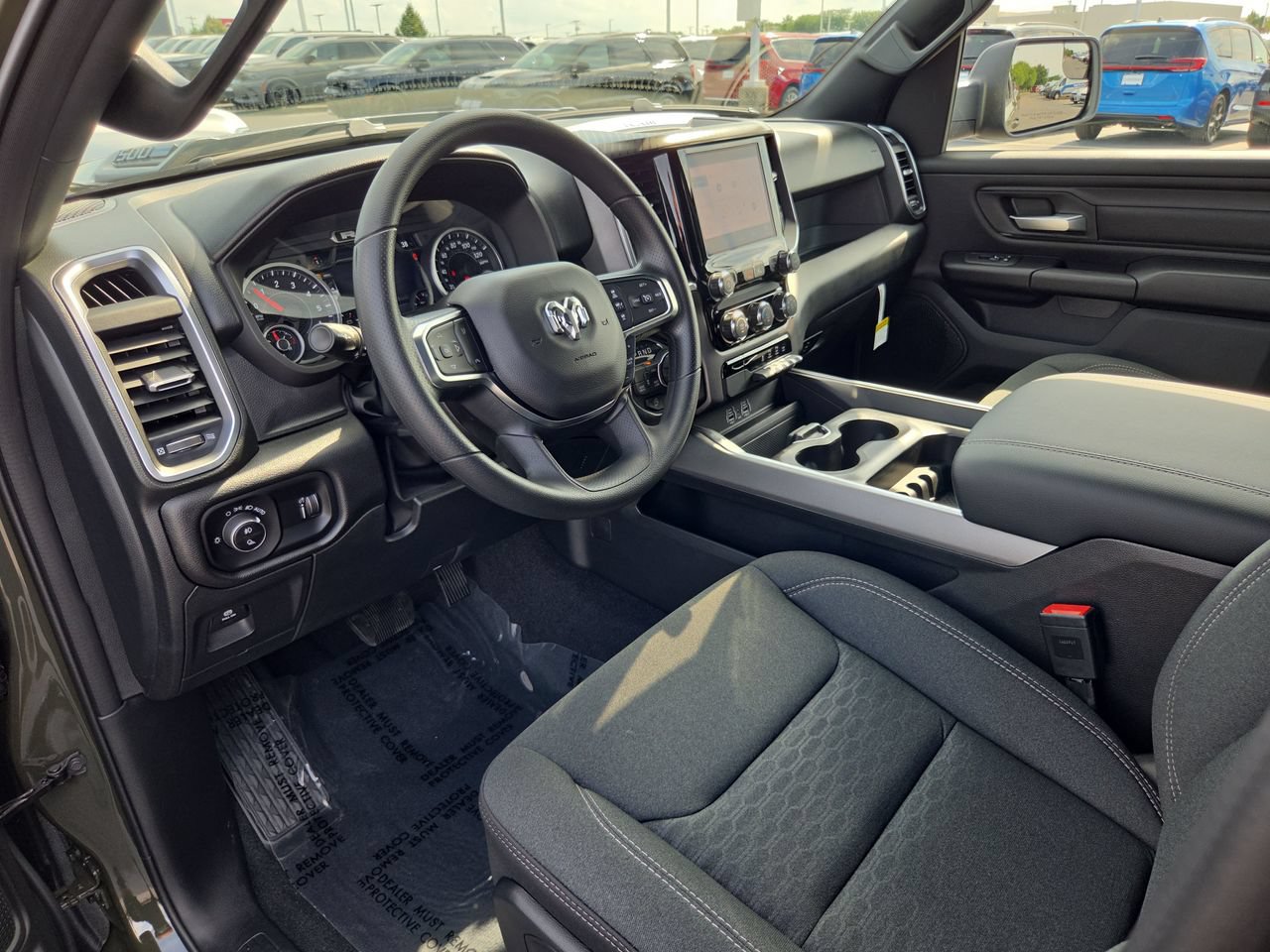 New 2026 RAM 1500 Express AWD/4WD image 17