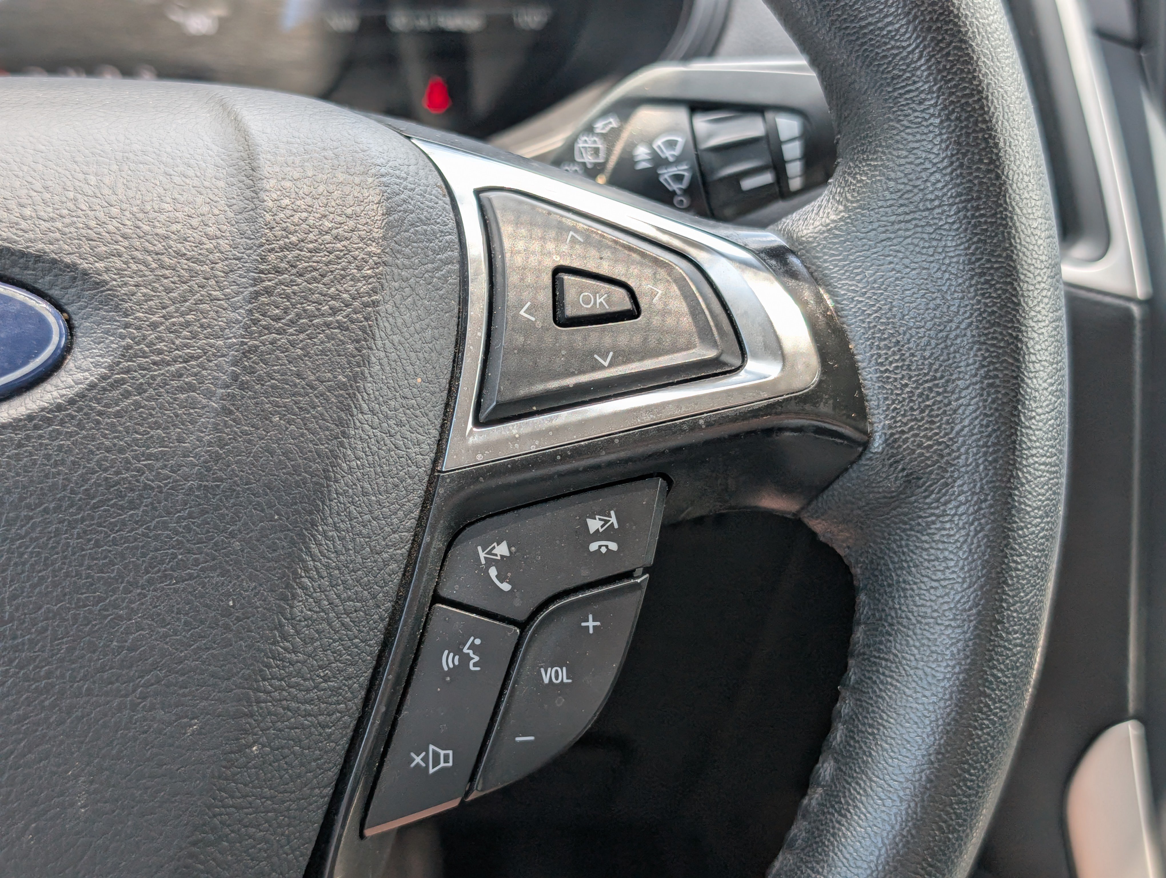 Used 2024 Ford Edge SEL AWD/4WD image 20