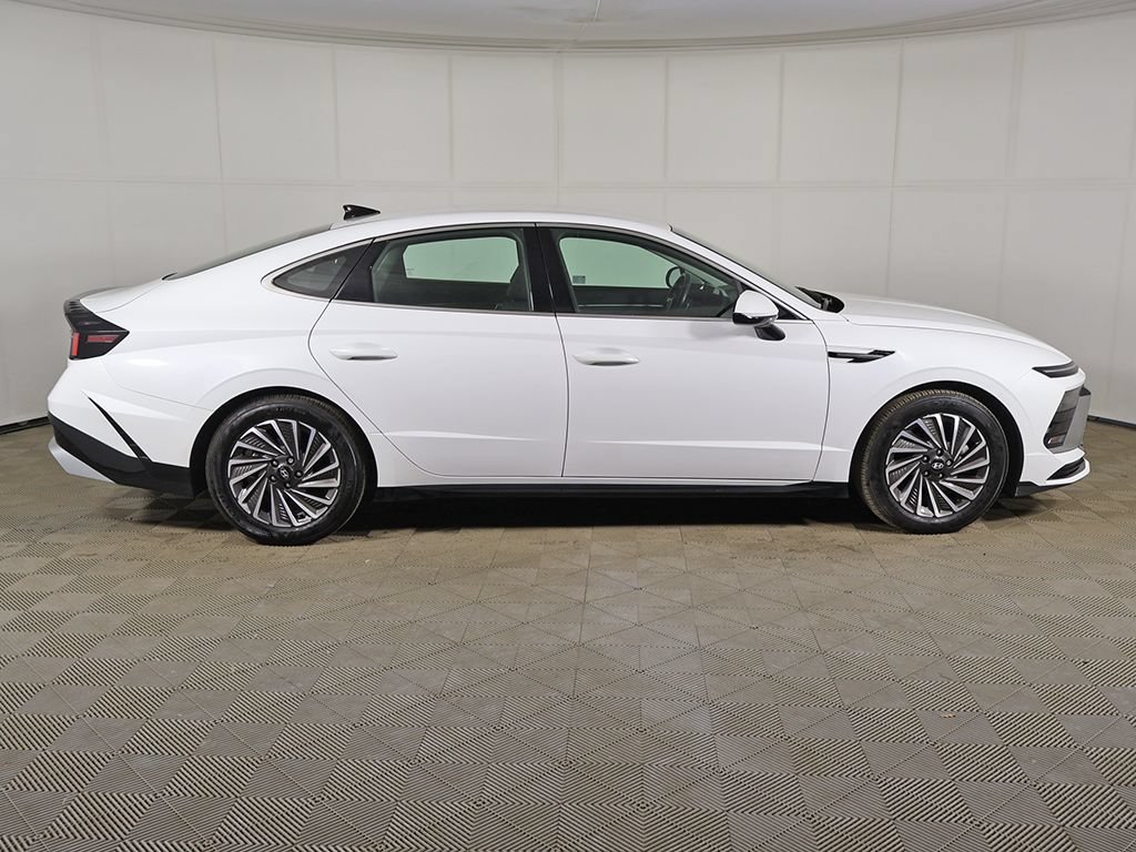 Used 2025 Hyundai Sonata SEL FWD image 13