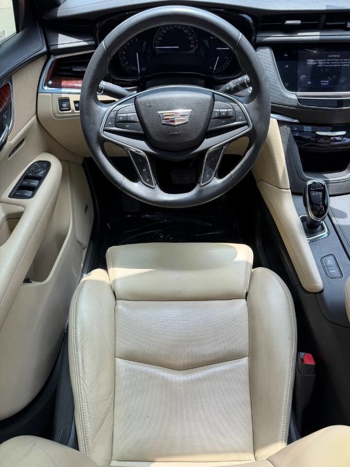 Used 2017 Cadillac XT5 Premium Luxury w/ Driver Assist Package FWD image 28