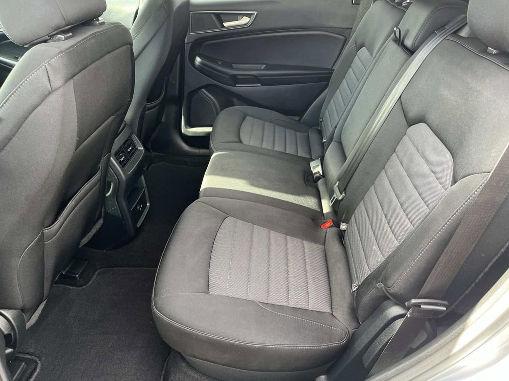 Used 2022 Ford Edge SE w/ Black Appearance Package image 13