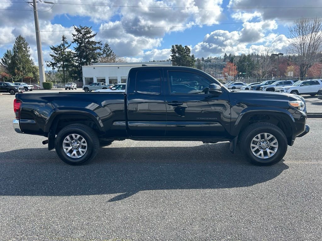 Certified 2018 Toyota Tacoma SR5 w/ SR5 Appearance Package (SM) AWD/4WD image 4