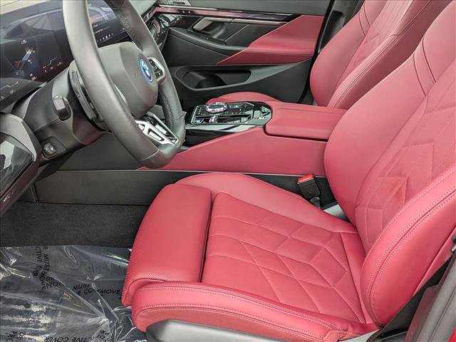 Used 2025 BMW i5 xDrive40 w/ Executive Package image 17