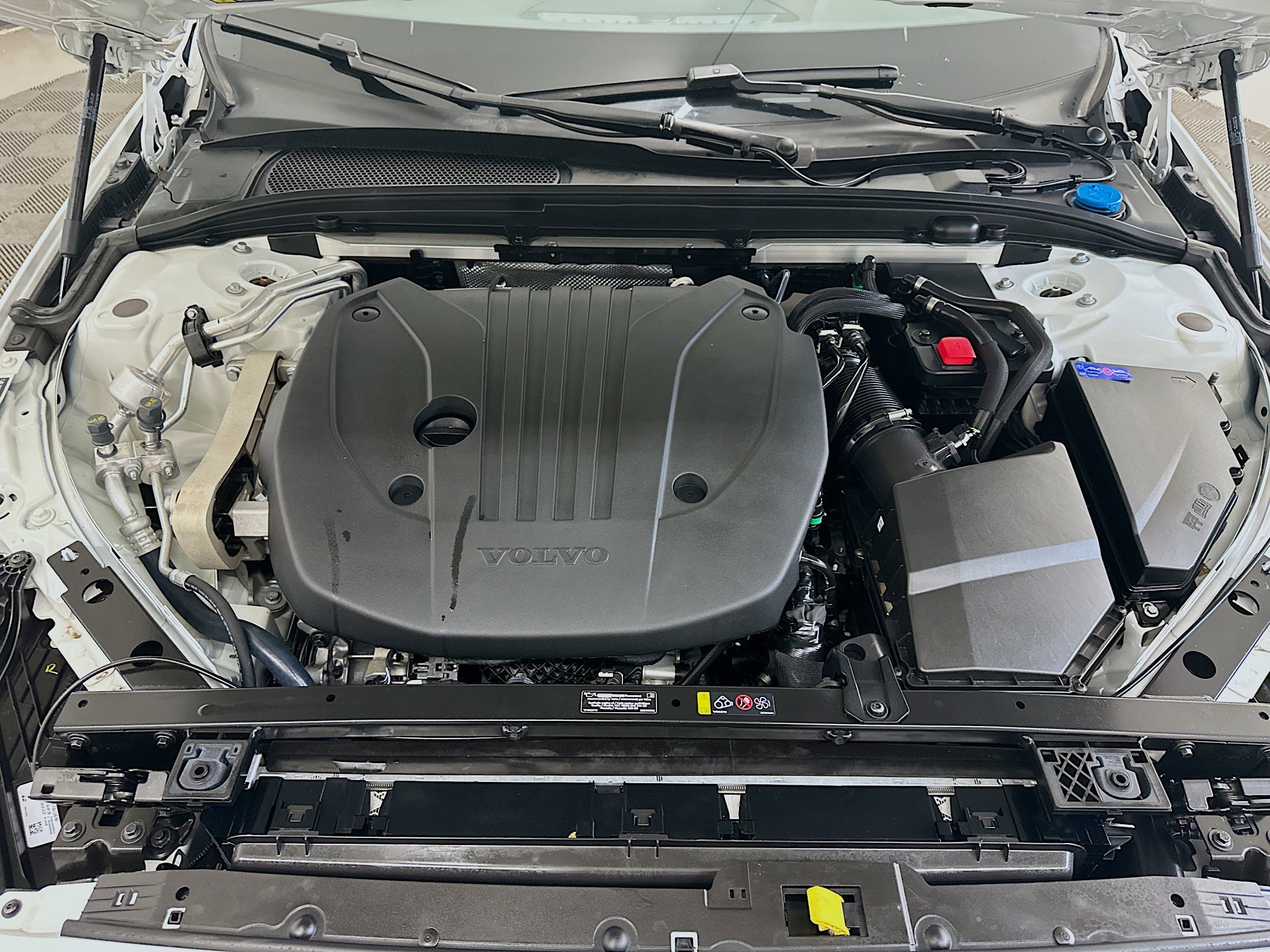 Used 2025 Volvo S60 B5 Core image 35