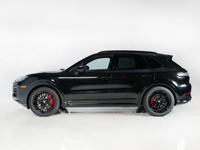 New 2026 Porsche Cayenne GTS image 2