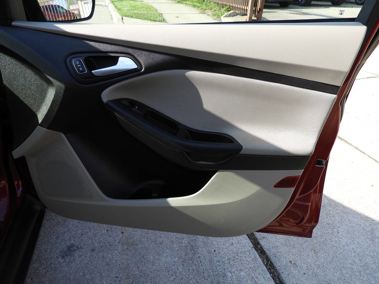 Used 2016 Ford Focus SE image 34