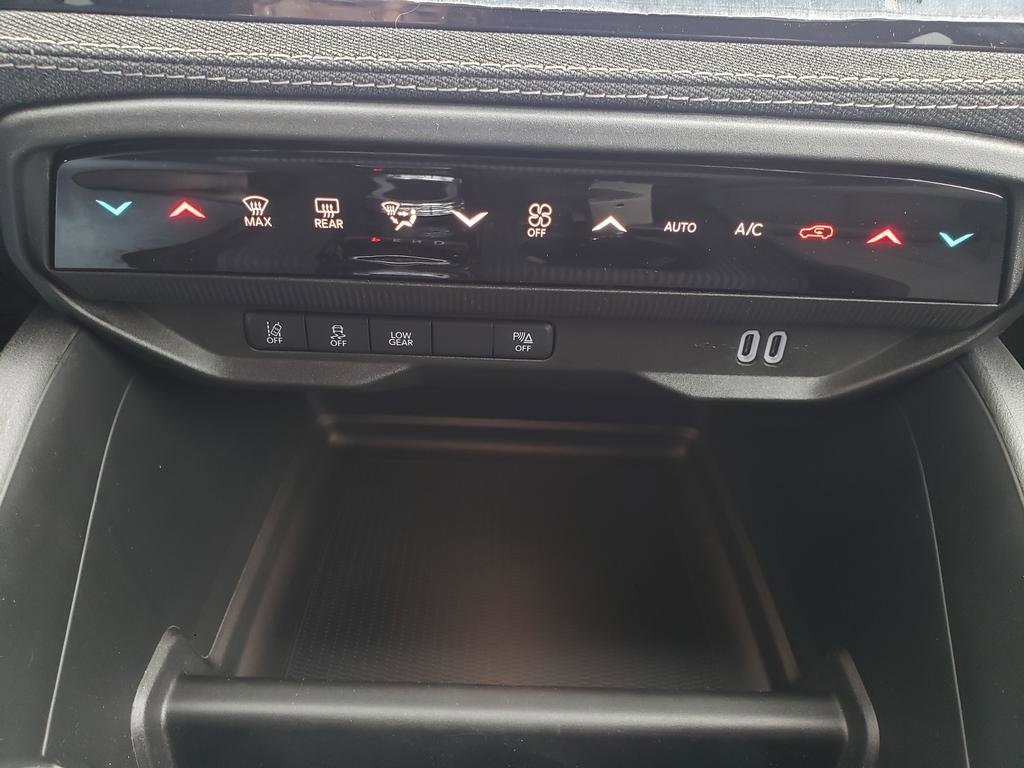 New 2026 Jeep Cherokee Laredo image 17