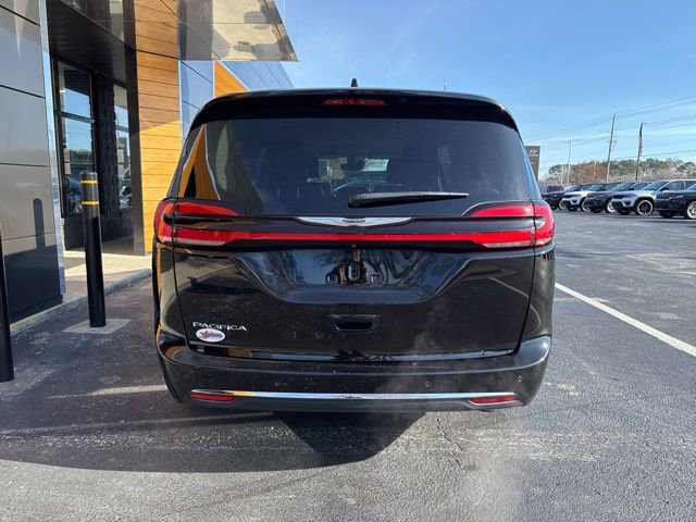 Used 2024 Chrysler Pacifica Touring-L image 26