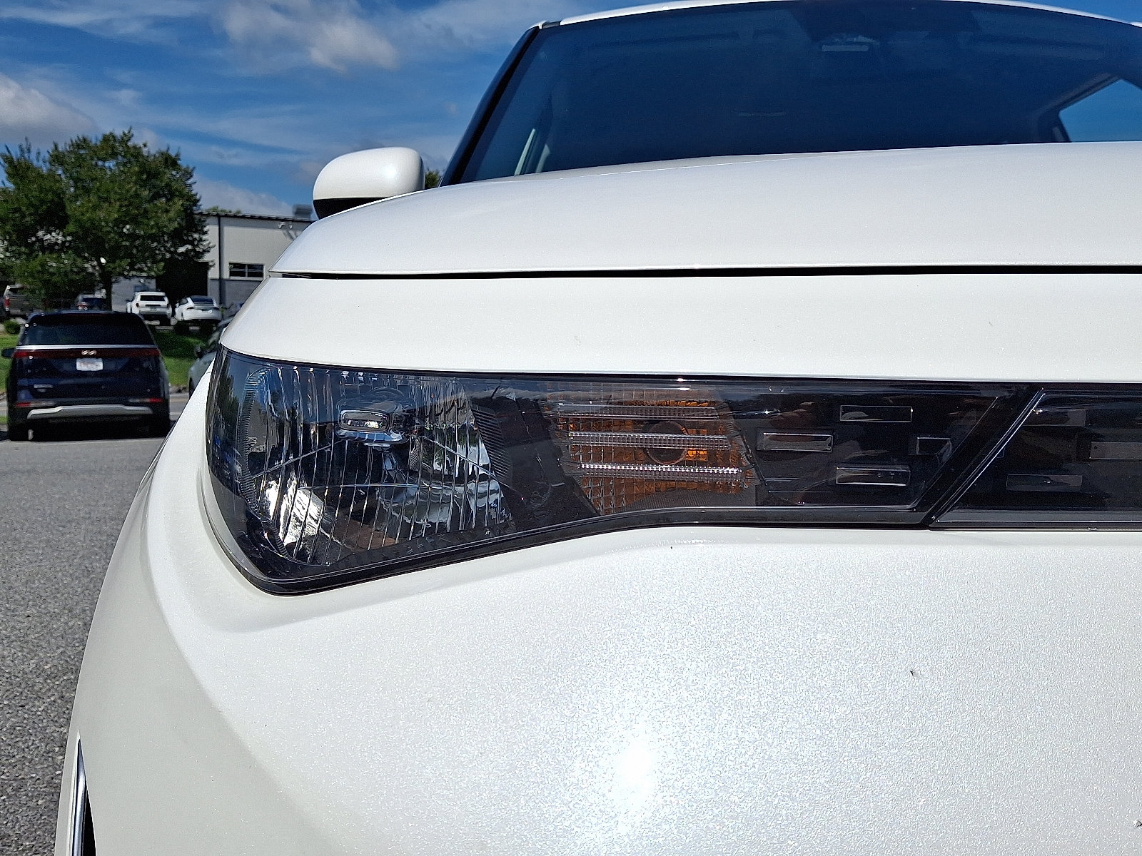 Certified 2025 Kia Soul LX w/ LX Technology Package FWD image 9