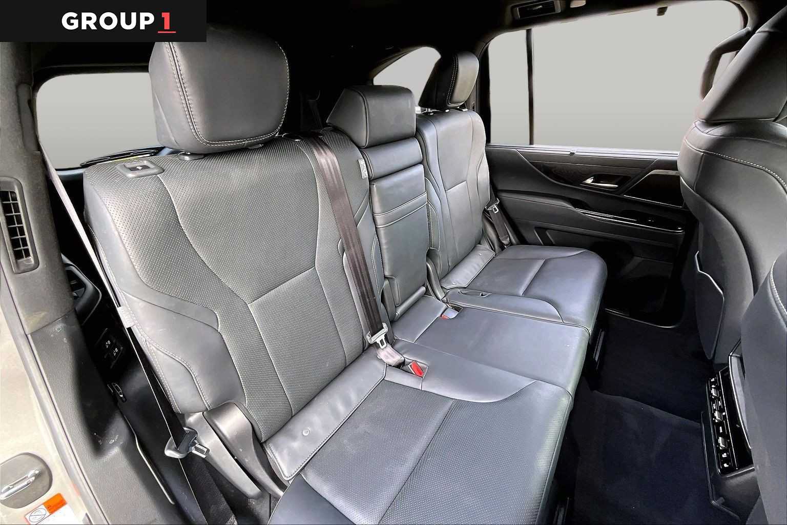 Used 2025 Lexus LX 600 4WD w/ Accessory Package (2T) image 17