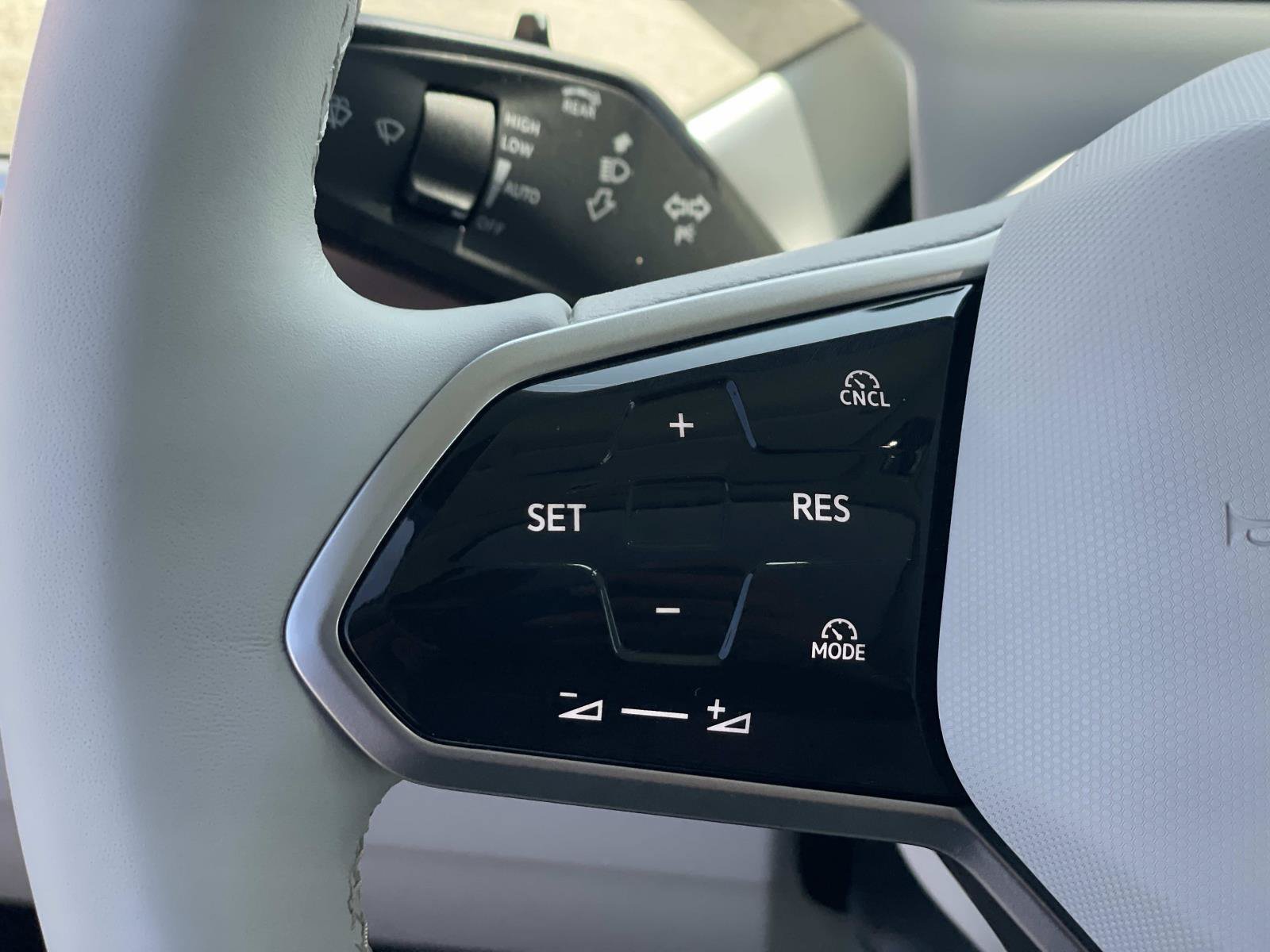Certified 2025 Volkswagen ID. Buzz 1st Edition RWD image 10