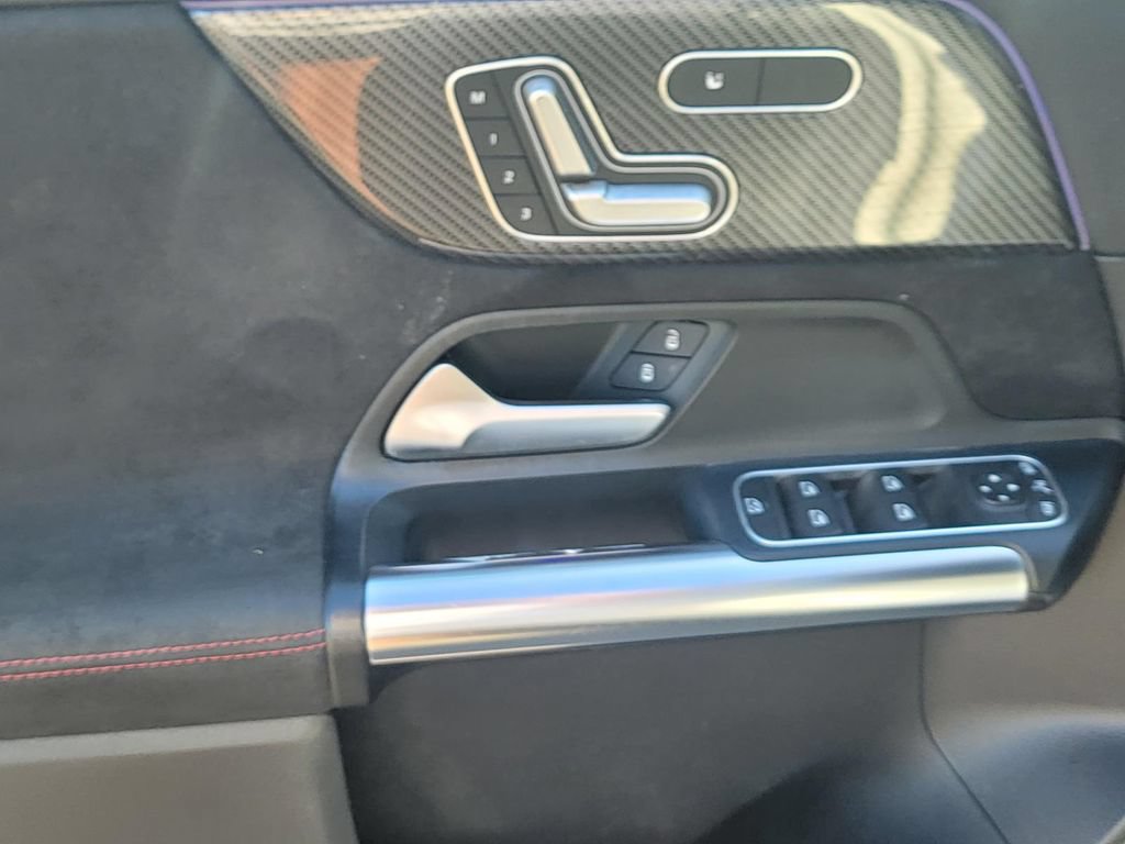 Used 2022 Mercedes-Benz GLA 250 4MATIC image 11