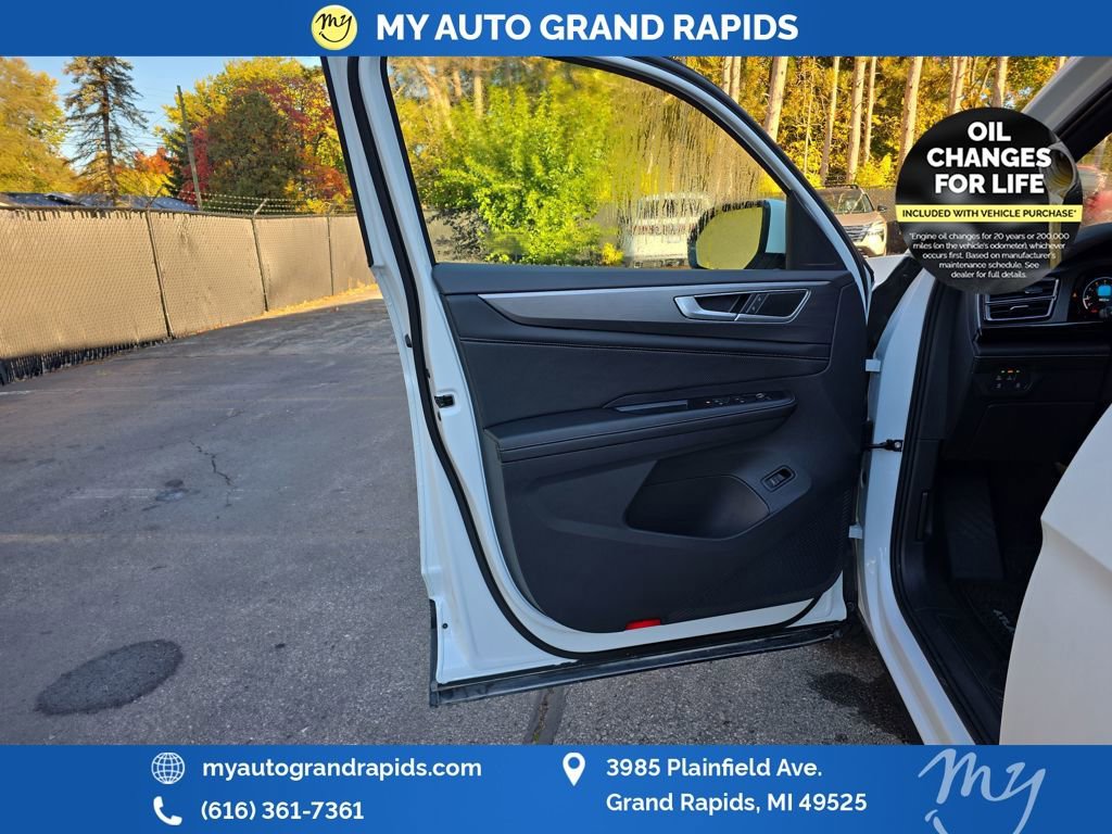 Used 2024 Volkswagen Atlas Cross Sport SE image 10