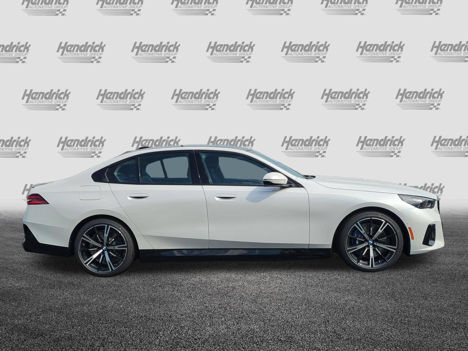 New 2027 BMW 550e xDrive w/ Premium Package AWD/4WD image 11