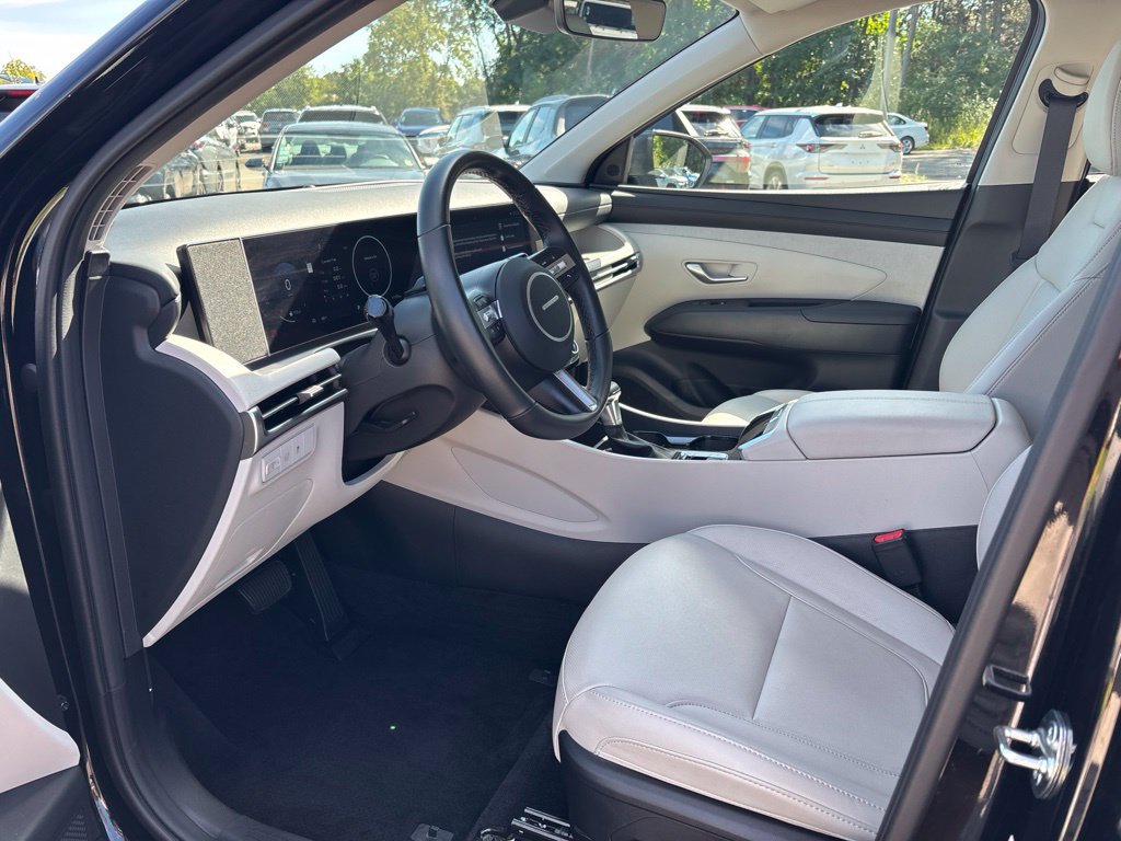 Certified 2025 Hyundai Tucson SEL AWD/4WD image 9