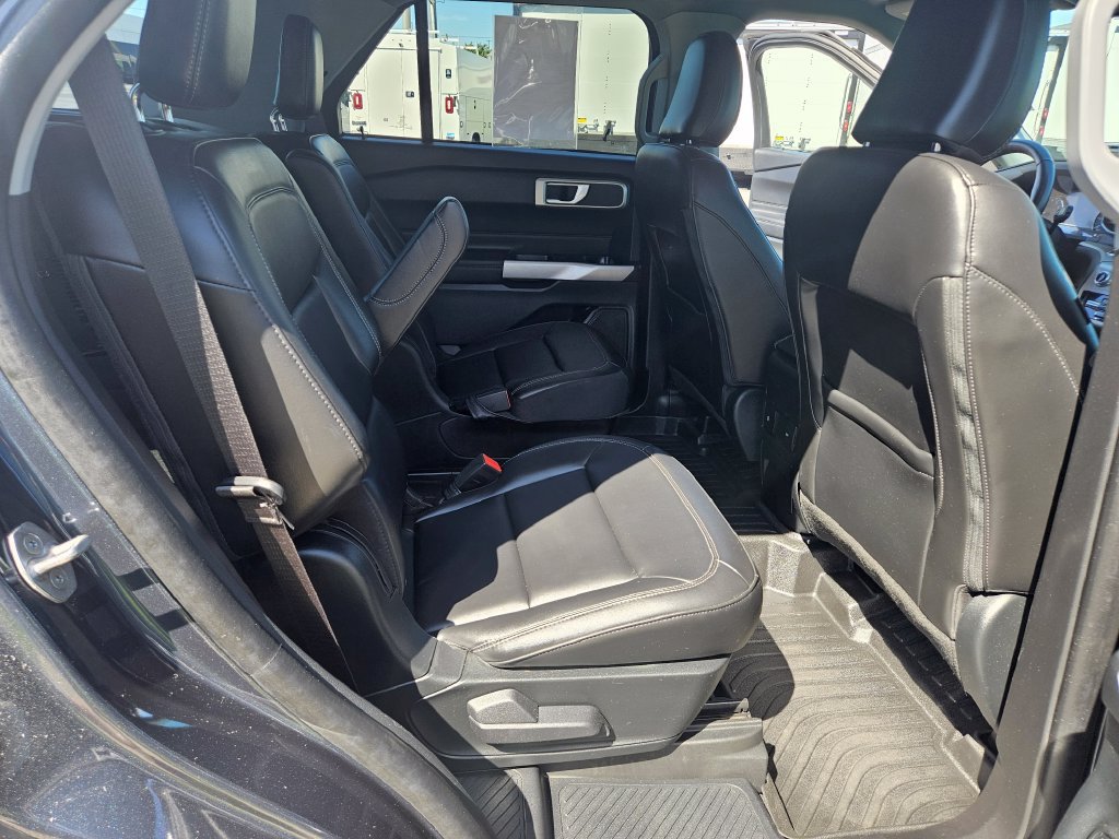 Used 2023 Ford Explorer XLT w/ Equipment Group 202A AWD/4WD image 27