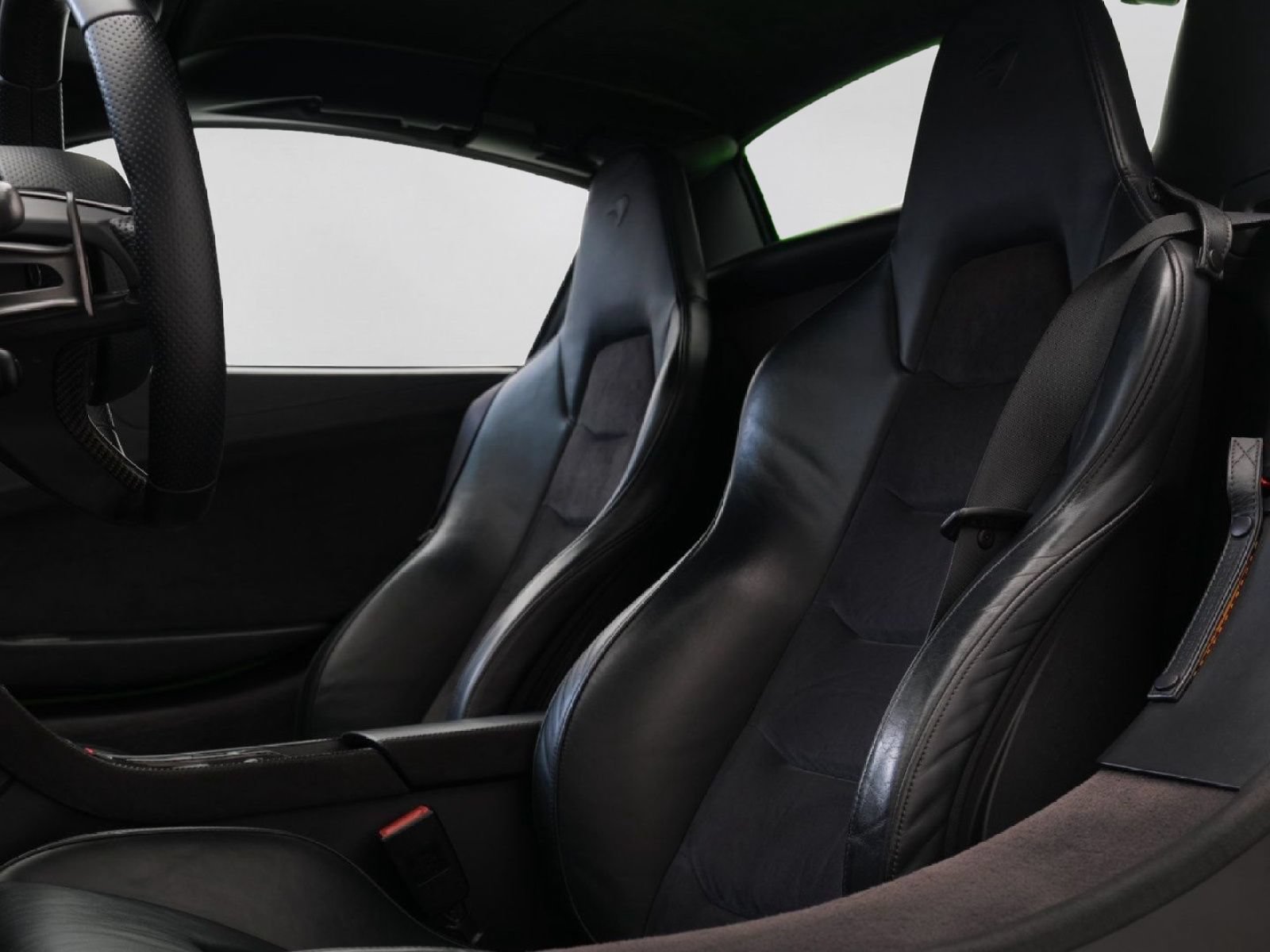 Used 2015 McLaren 650S Spider RWD image 14