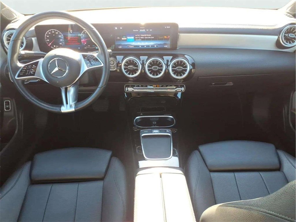 Used 2025 Mercedes-Benz CLA 250 image 11