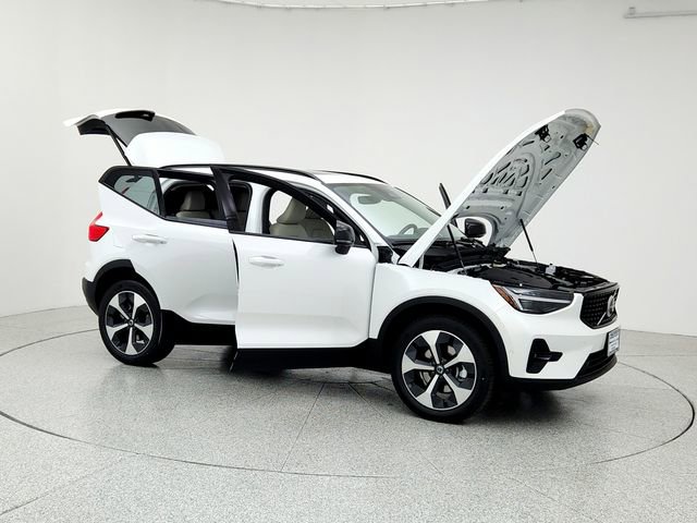 New 2026 Volvo XC40 B5 Plus w/ Protection Package Premier image 10