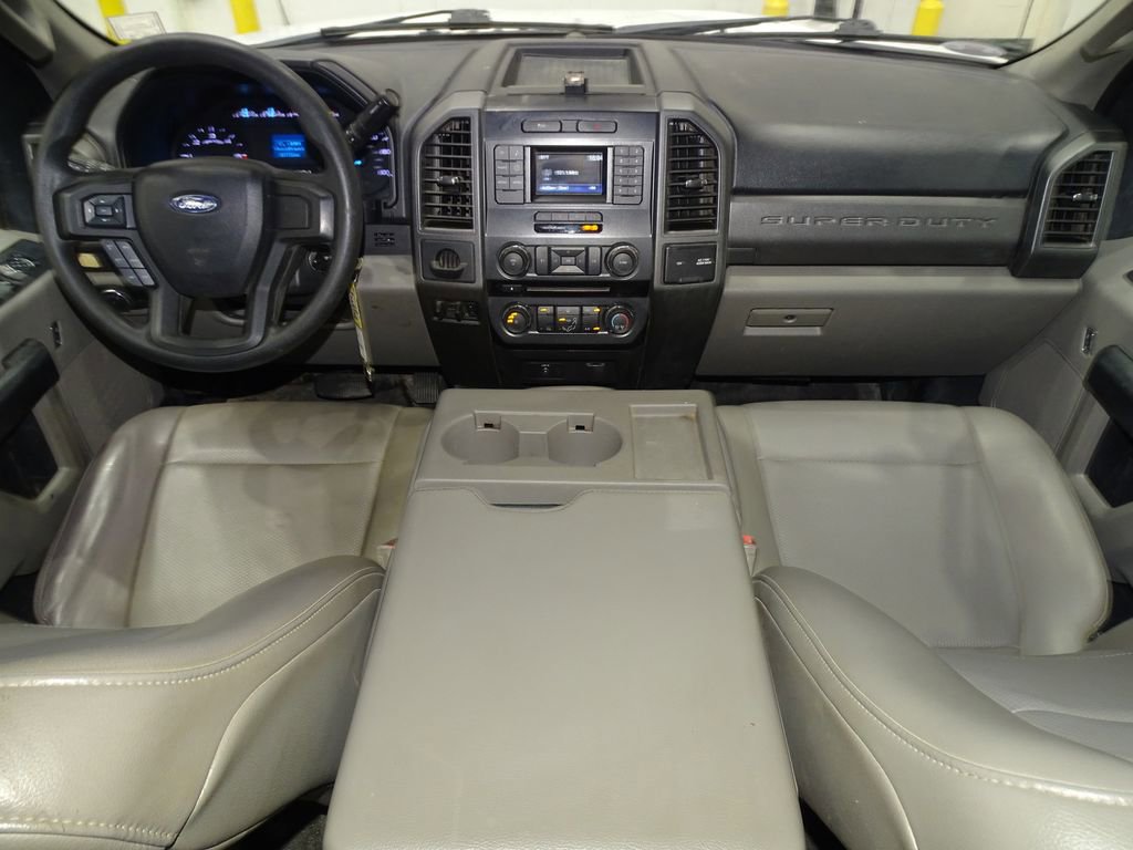 Used 2018 Ford F550 2WD Crew Cab Super Duty image 19