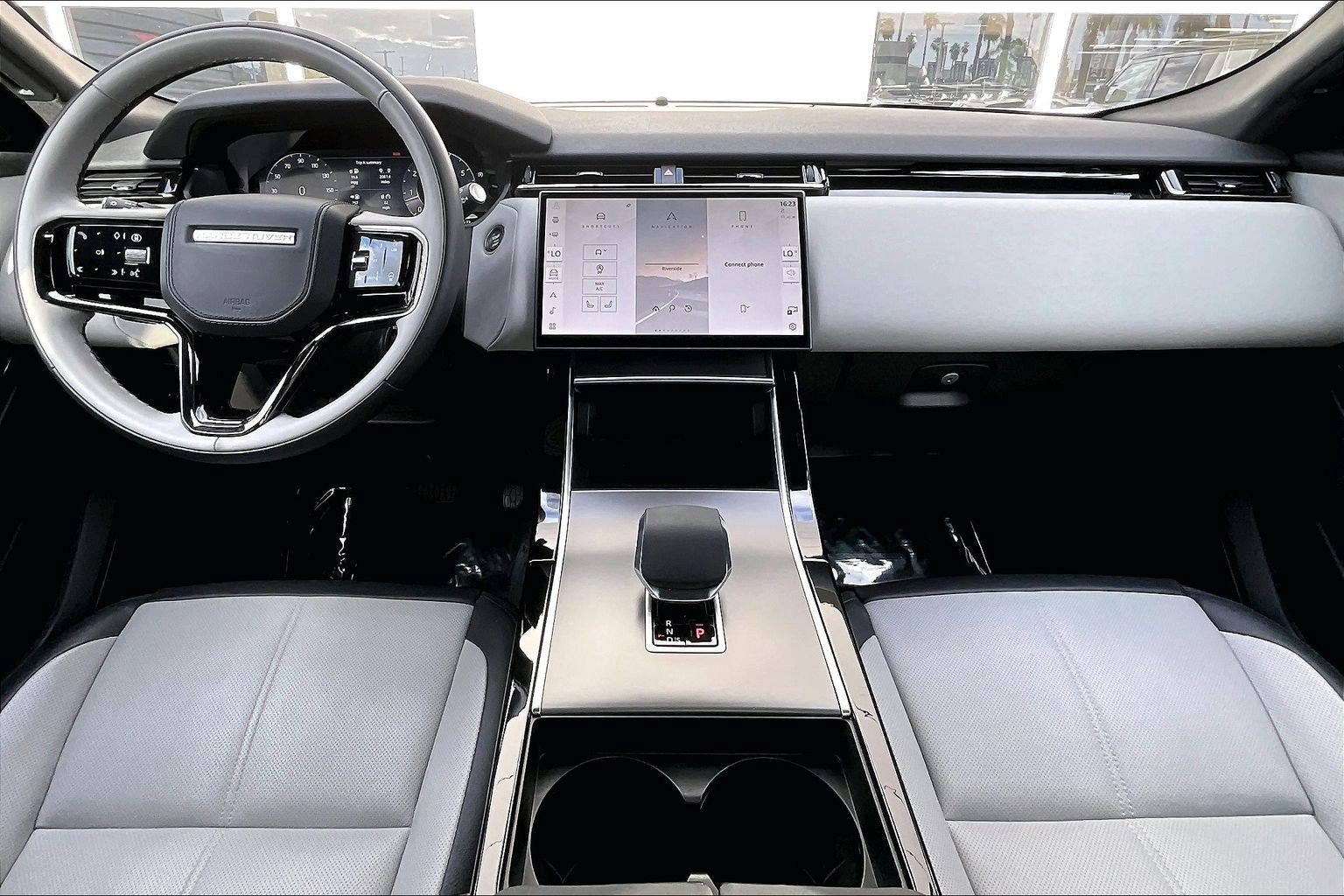 Used 2026 Land Rover Range Rover Velar S AWD/4WD image 15